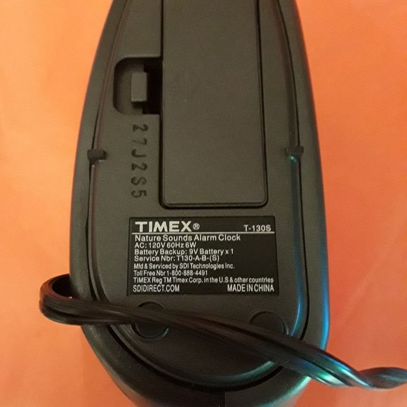TIMEX "SOUNDS" ALARM CLOCK - RED LED DISPLAY MODEL T-130S - SOUNDS DO NOT WORK - Picture 4 of 5